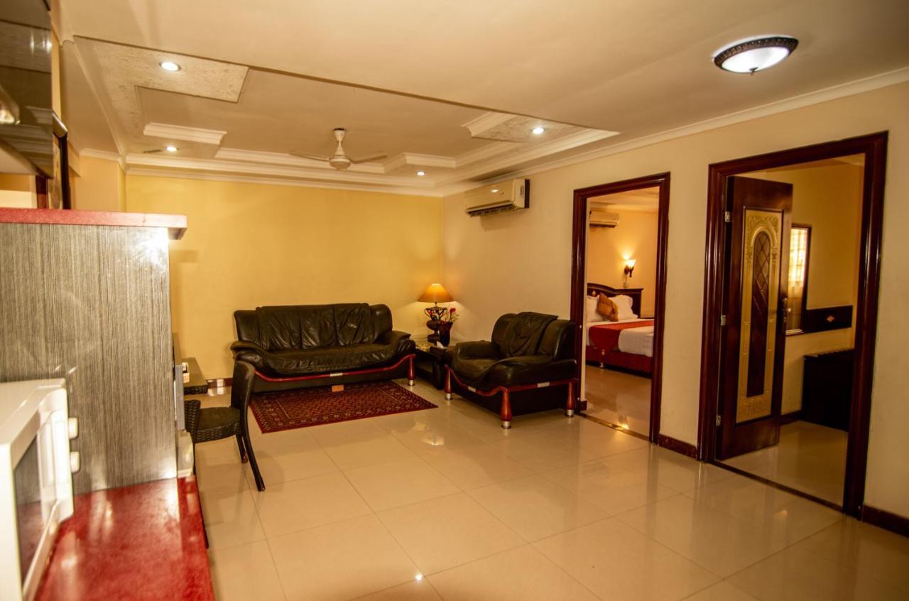 Urban Rose Hotel & Apartments Dar es Salaam Esterno foto