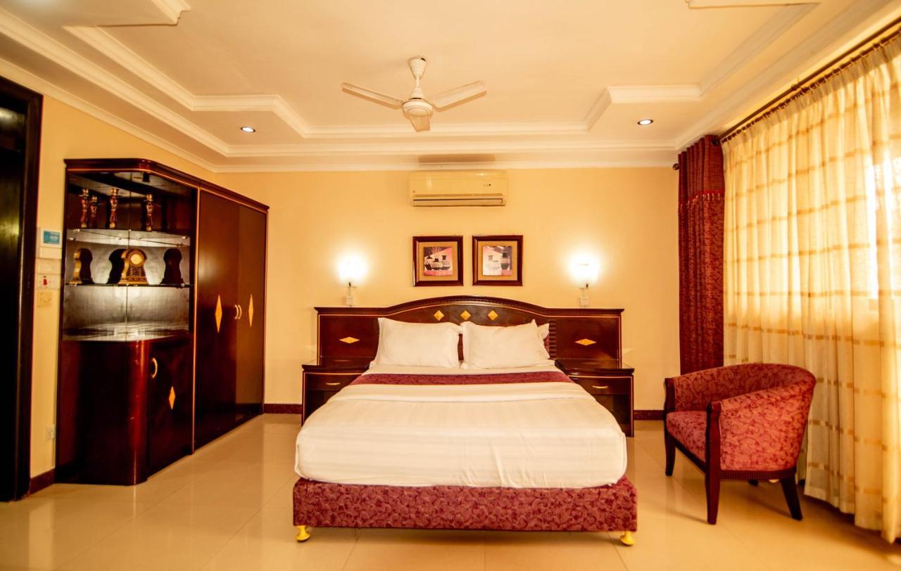 Urban Rose Hotel & Apartments Dar es Salaam Esterno foto