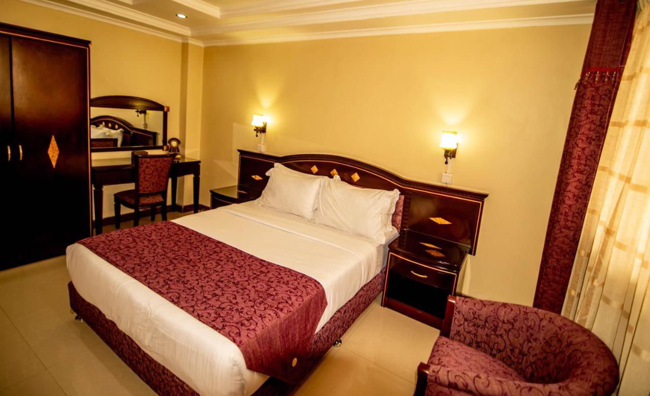 Urban Rose Hotel & Apartments Dar es Salaam Esterno foto