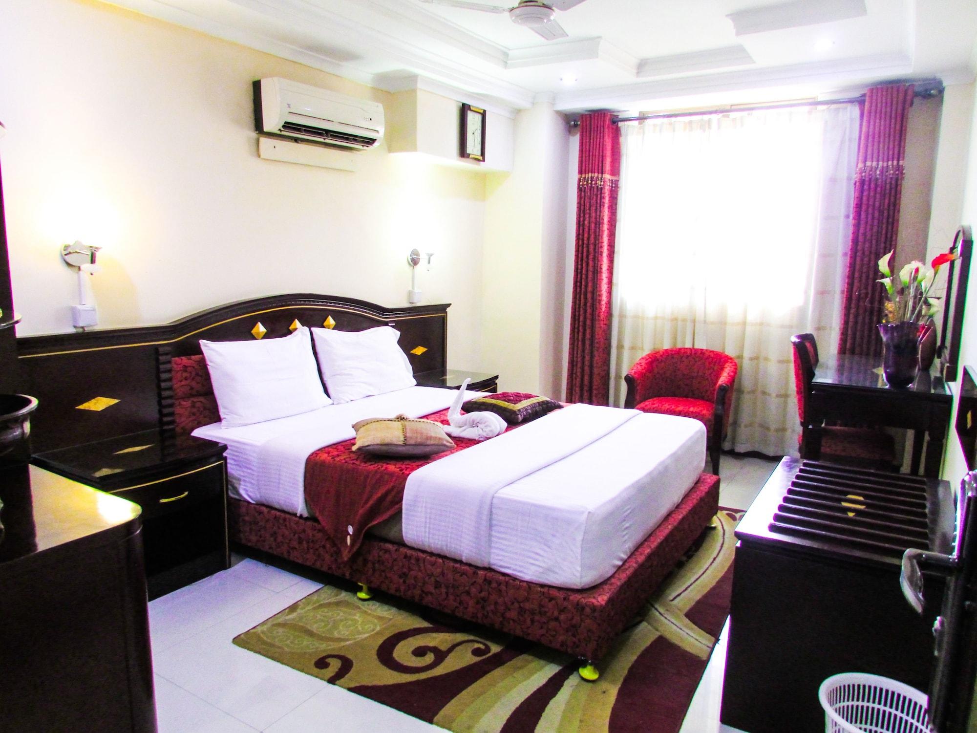 Urban Rose Hotel & Apartments Dar es Salaam Esterno foto