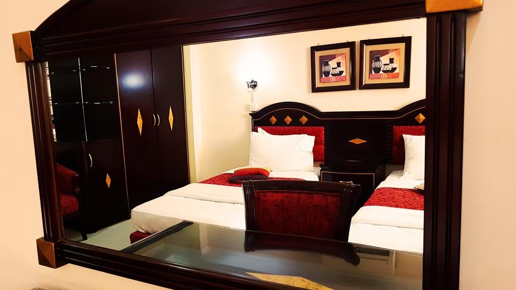 Urban Rose Hotel & Apartments Dar es Salaam Esterno foto
